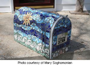 Mary's finished Mosaic Mailbox